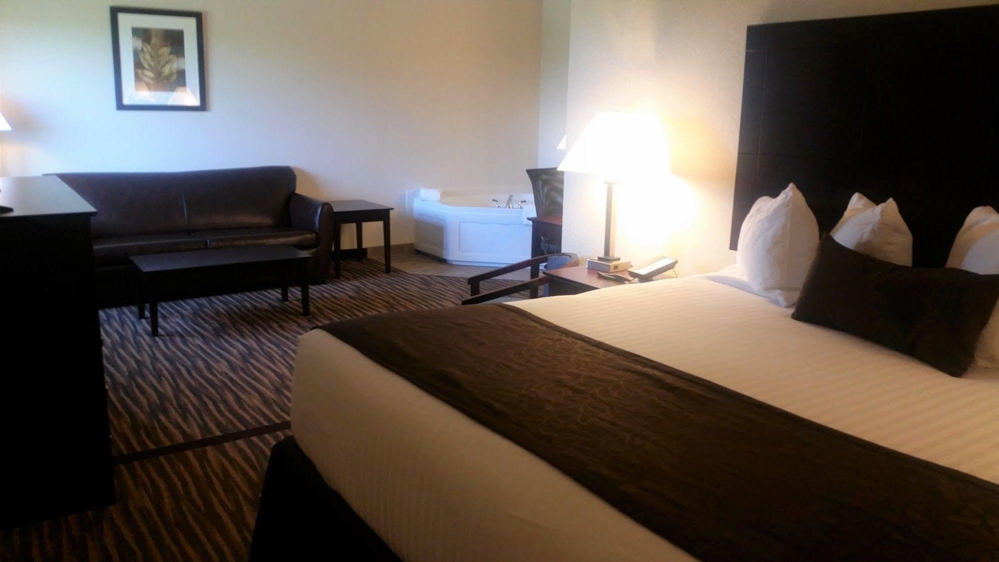 Cobblestone Inn & Suites 매리스빌 외부 사진