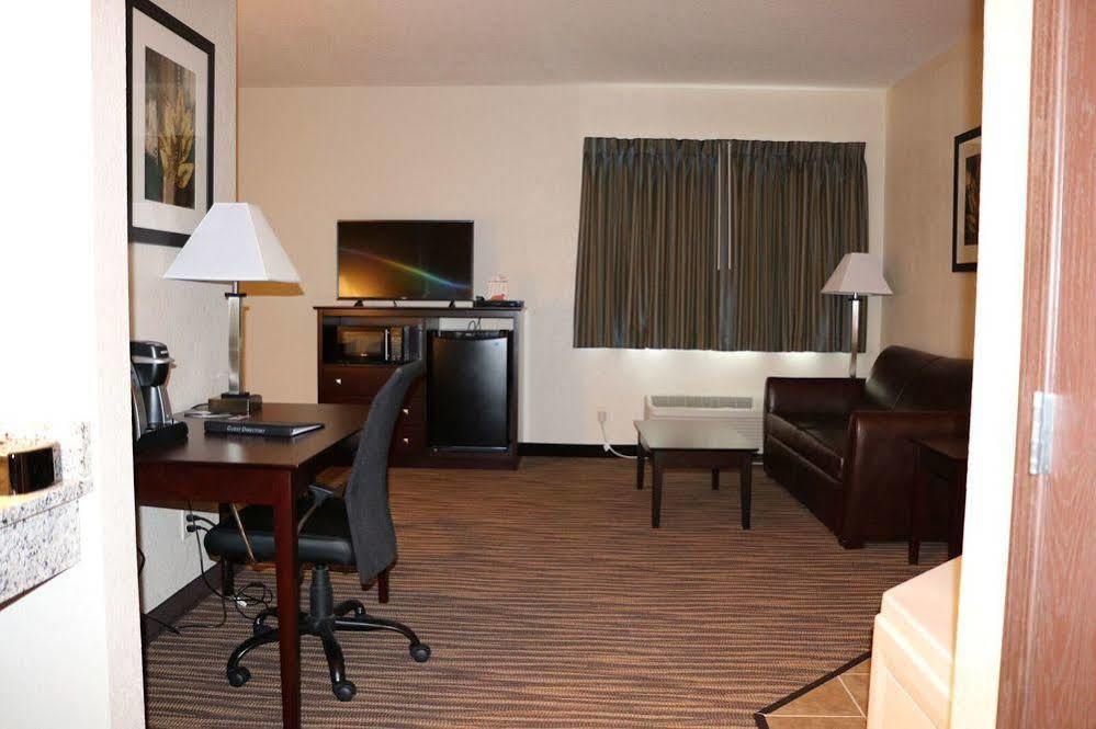 Cobblestone Inn & Suites 매리스빌 외부 사진