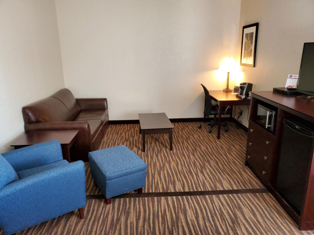Cobblestone Inn & Suites 매리스빌 외부 사진